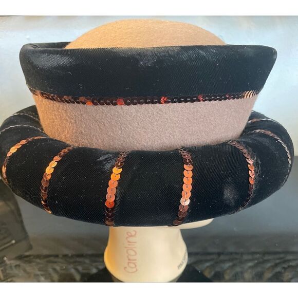 Vintage 100% Wool Women’s Tub  Hat Tan/Black Gold Sequins by Deborah New York - Picture 1 of 10